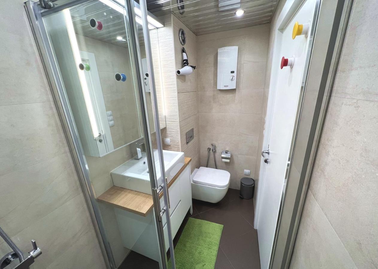 Unique Luxurious Jacuzzi Penthouse Duplex In City Center! 2 Baths! Free Parking! Sofía Exterior foto